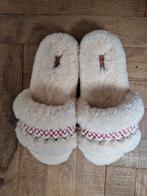 Uggs dames pantoffels slippers mt 39 valt als 40 zgan, Verzenden, Zo goed als nieuw, Pantoffels of Sloffen