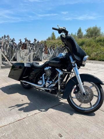 Harley Davidson Streetglide met CVO looks beschikbaar voor biedingen