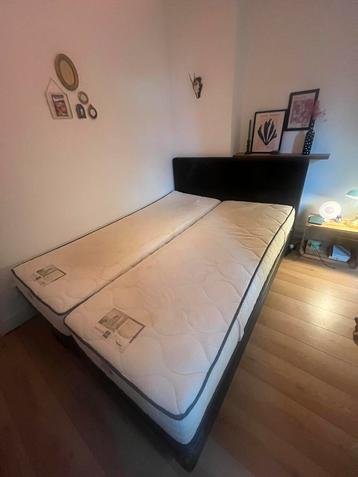 Bed 160x210 met 2 matrassen