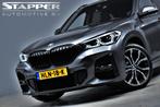 BMW X1 xDrive25e 220pk M-sport 1e Eig Dealer O € 28.995,00, Auto's, BMW, Leder en Stof, Bedrijf, Hybride Elektrisch/Benzine, 3 cilinders