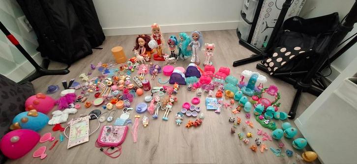 Grote omg l.o.l poppen, hatchimals poppetjes enz, Kinderen en Baby's, Speelgoed | Poppen, Zo goed als nieuw, Ophalen of Verzenden