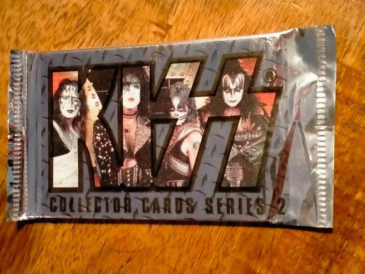 Kiss Gene Ace Peter collector cards series 2 kaarten set, Verzamelen, Muziek, Artiesten en Beroemdheden, Zo goed als nieuw, Foto of Kaart