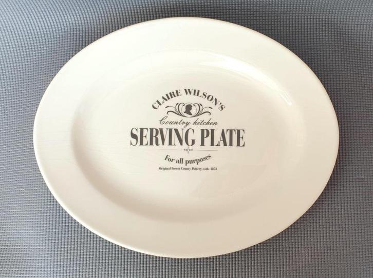 Claire Wilson's Country Kitchen zwart-wit serveerbord, Huis en Inrichting, Keuken | Servies, Gebruikt, Bord(en), Overige stijlen