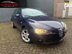 Alfa Romeo 147 1.6 T.Spark Veloce Distinctive|Nap|Airco|Navi, Auto's, Alfa Romeo, Voorwielaandrijving, Gebruikt, 4 cilinders, Alcantara