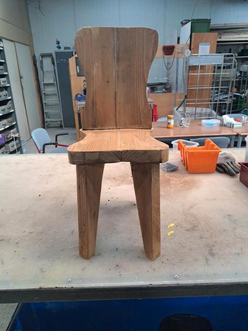 Te koop stevig stoeltje., Kinderen en Baby's, Kinderkamer | Tafels en Stoelen, Zo goed als nieuw, Stoel(en), Ophalen