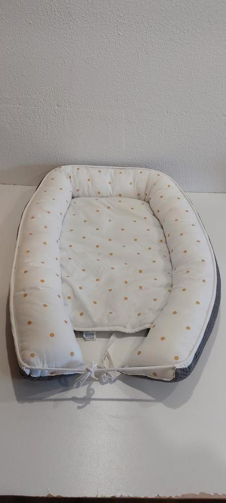 MammaLoes Babynestje wit-okergeel onderkant honingraat grijs, Kinderen en Baby's, Babywiegjes en Ledikanten, Zo goed als nieuw