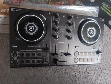 Pioneer DDJ-200 DJ Controller - Perfect voor Beginners! beschikbaar voor biedingen