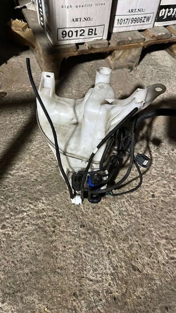 Ruitewisser vloeistof reservoir Volvo V60 S60, Ophalen of Verzenden, Volvo