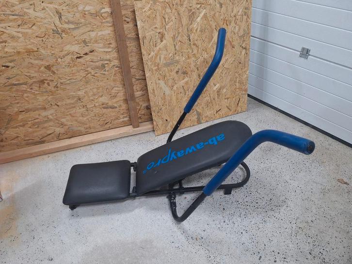 Buikspiertrainer - Ab Away Pro, Sport en Fitness, Fitnessapparatuur, Gebruikt, Overige typen, Buik, Metaal, Ophalen of Verzenden