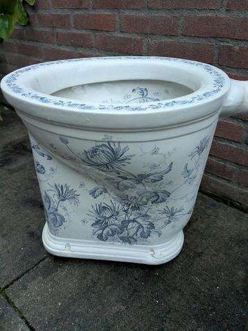 Antieke WC  Toillet beschikbaar voor biedingen