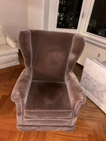 Leesstoel beschikbaar voor biedingen