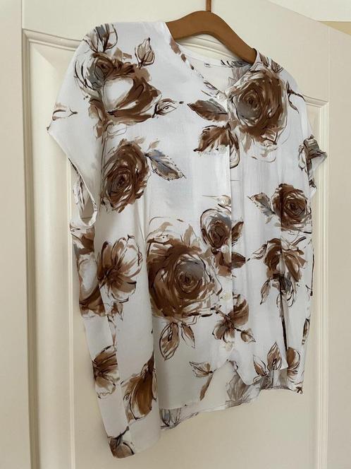Gebloemd bloesje, maat M-L, Kleding | Dames, Blouses en Tunieken, Zo goed als nieuw, Maat 38/40 (M), Overige kleuren, Verzenden