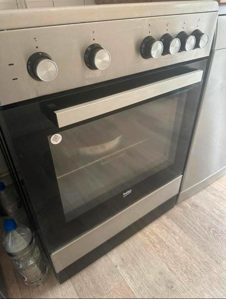 Fornuis keramisch met bon, Witgoed en Apparatuur, Fornuizen, Zo goed als nieuw, Vrijstaand, Keramisch, 4 kookzones, 85 tot 90 cm