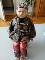 Chinese Aziatische jongen pop aardewerk en stof, Verzamelen, Poppen, Ophalen of Verzenden, Gebruikt