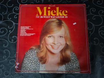 Mieke beschikbaar voor biedingen