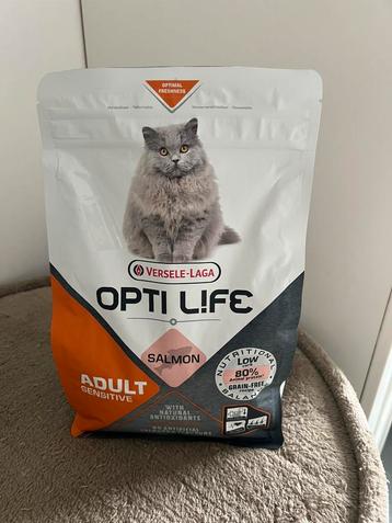 Opti life kattenbrok Sensitive zalm 1 kg beschikbaar voor biedingen
