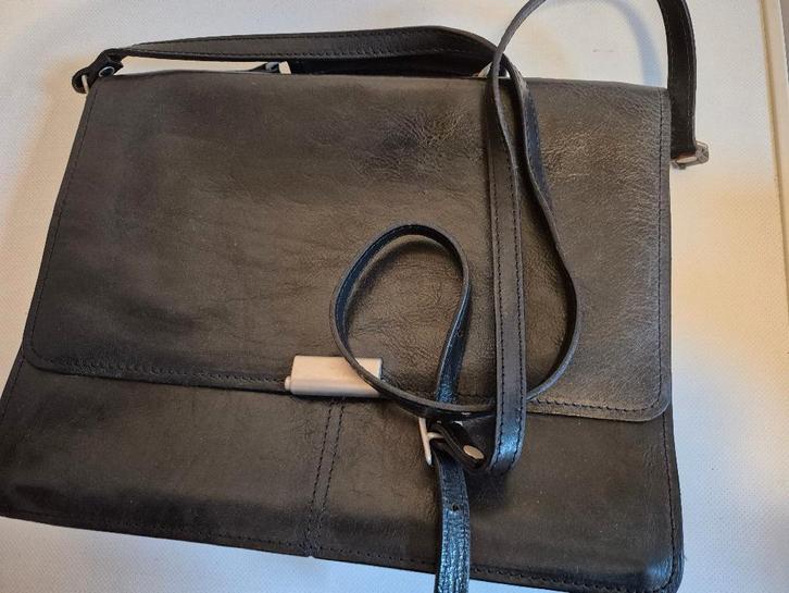 Handtas, Sieraden, Tassen en Uiterlijk, Tassen | Damestassen, Gebruikt, Handtas, Zwart, Verzenden