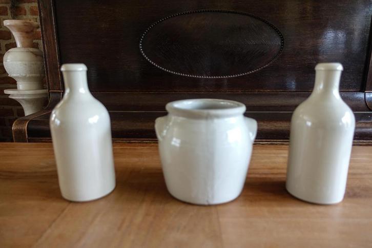 2 zandkleurige kruik vazen - samen 3,00, Huis en Inrichting, Woonaccessoires | Vazen, Zo goed als nieuw, Overige kleuren, Minder dan 50 cm