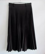 Lange zwarte plissé rok van Zara - mt M, Maat 38/40 (M), Verzenden, Zo goed als nieuw, Onder de knie