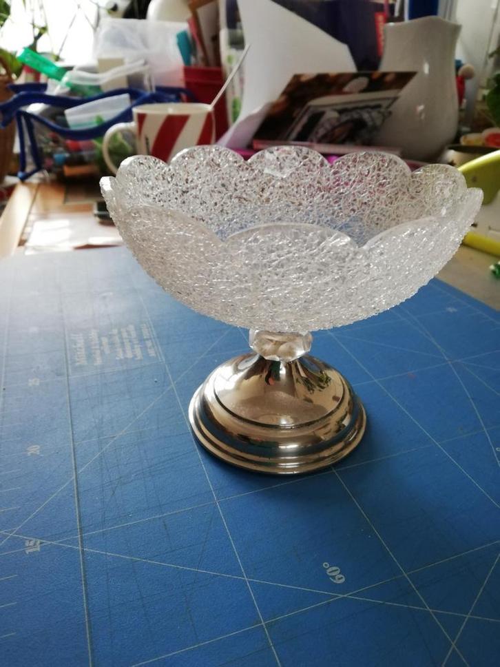 Sierlijke glazen bonbonschaal bonbonniere schaal, Antiek en Kunst, Antiek | Schalen, Ophalen of Verzenden