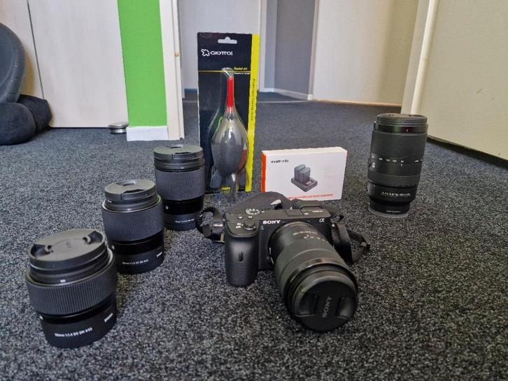 Sony A6600 met 5 lenzen, waarvan 3 x f1.4, Audio, Tv en Foto, Fotografie | Lenzen en Objectieven, Zo goed als nieuw, Ophalen of Verzenden