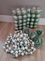 66x onbreekbare kerstversiering eucalyptus groen-wit, Ophalen of Verzenden, Zo goed als nieuw