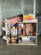 Groot poppenhuis met toebehoren zgan, Kinderen en Baby's, Speelgoed | Poppenhuizen, Ophalen, Zo goed als nieuw, Poppenhuis