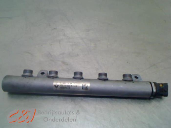 Galerij (Injectie) van een Opel Vivaro, Auto-onderdelen, Brandstofsystemen, Opel, Gebruikt, 3 maanden garantie, Ophalen of Verzenden