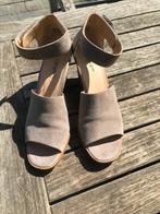 Sandalen van Paul Green, beige suède, maat 6,5 (maat 40), Kleding | Dames, Schoenen, Verzenden, Zo goed als nieuw, Beige, Sandalen of Muiltjes