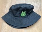 Zwart rond hoedje hoed vissershoedje met groene kikker, Ophalen of Verzenden, Zo goed als nieuw, Jongen of Meisje