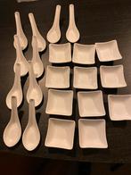 Set van witte schaaltjes en lepels, Huis en Inrichting, Keuken | Servies, Ophalen, Keramiek, Zo goed als nieuw, Bord(en)