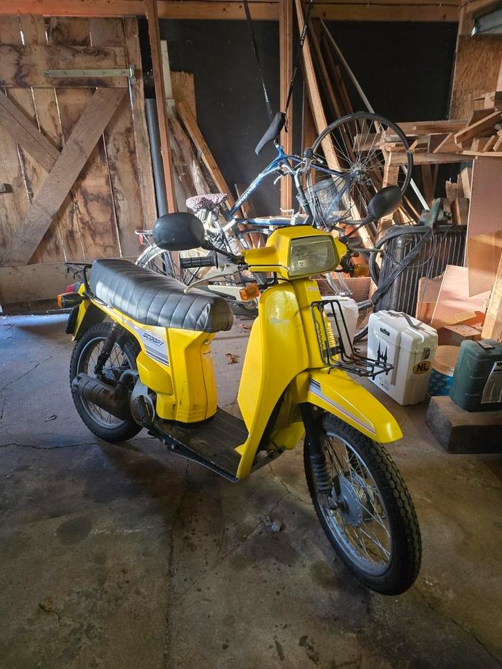 Honda scoopy sh50, Fietsen en Brommers, Brommers | Honda, Zo goed als nieuw, Overige modellen, Ophalen