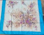 Vintage Leonardi zijdesjaal – bloemenprint met blauwe rand, Ophalen of Verzenden, Zo goed als nieuw, Sjaal