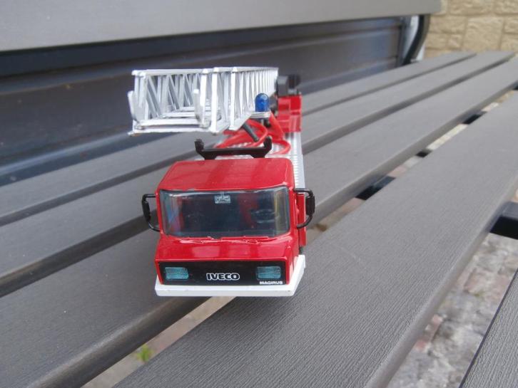 Iveco Brandweerauto, Hobby en Vrije tijd, Modelauto's | 1:43, Zo goed als nieuw, Bus of Vrachtwagen, Gama, Ophalen of Verzenden