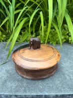 Vintage houten kist met een kleine olifant bovenop, Ophalen of Verzenden