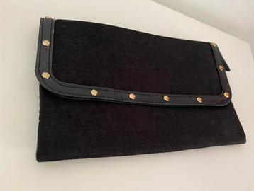 Nieuw tasje zakje make up tasje Yves Saint Laurent beschikbaar voor biedingen