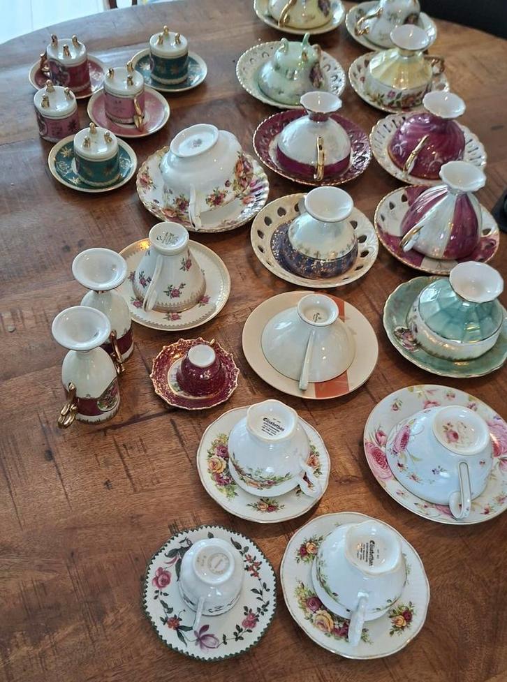 Vintage verzameling klassieke thee - en koffiekopjes, Verzamelen, Porselein, Kristal en Bestek, Gebruikt, Kop en/of schotel, Porselein