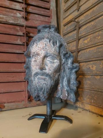 Oud jezus hoofd in terracotta evt op statief beschikbaar voor biedingen