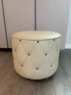 Vintage poef met opbergruimte op houten pootjes crème wit, Ophalen, Minder dan 50 cm, Gebruikt, Vintage