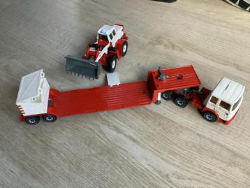 SIKU Vrachtwagen met Loader beschikbaar voor biedingen