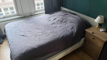 IKEA bed met lattenbodems beschikbaar voor biedingen