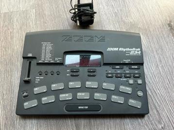 Zoom RhythmTrak RT-234 drum machine + Zoom 9V adapter beschikbaar voor biedingen