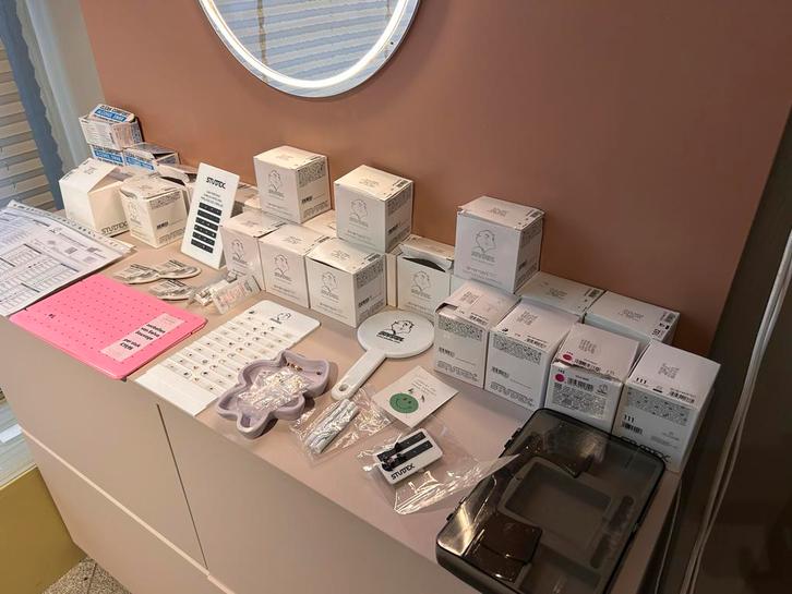 Studex Schietpistool (2x) + schietoorbellen, Sieraden, Tassen en Uiterlijk, Piercings, Gebruikt, Oor- of Traguspiercing, Staal