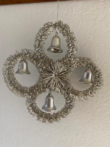 Vintage Kerst versiering Zilver “tinsel” 4 bellen met klepel beschikbaar voor biedingen