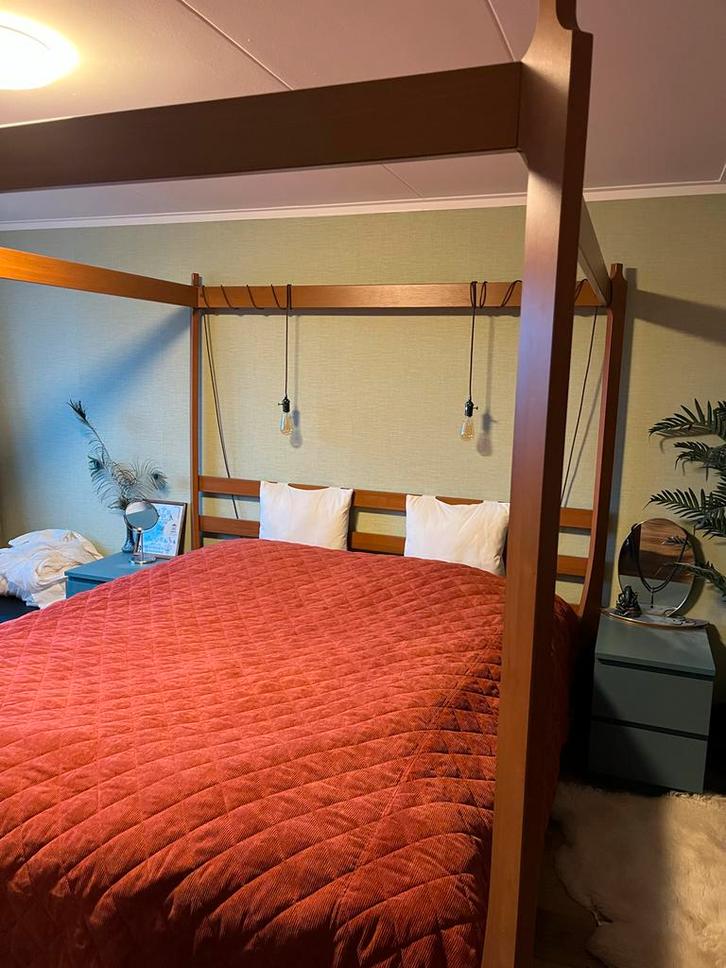 Tweepersoons Hemelbed 180x210, Huis en Inrichting, Slaapkamer | Bedden, Gebruikt, Tweepersoons, 180 cm, 210 cm, Hout, Bruin, Ophalen