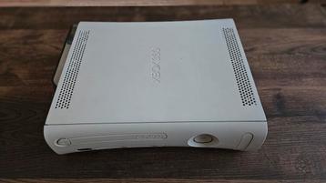 Xbox 360 met 4 controllers 120GB  beschikbaar voor biedingen
