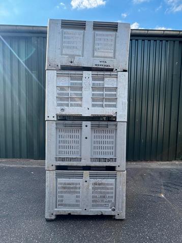 Pallet boxen /  kunstof kratten / slowfeeder beschikbaar voor biedingen