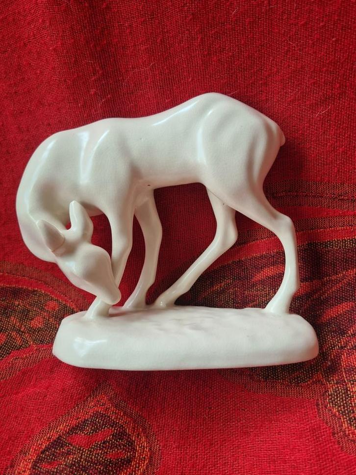 Gouds Plateel beeld  hert Eta Lempke, Antiek en Kunst, Antiek | Keramiek en Aardewerk, Ophalen of Verzenden