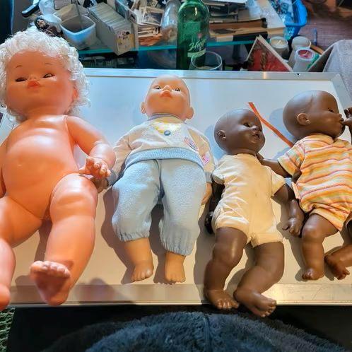 4 poppen, Verzamelen, Poppen, Zo goed als nieuw, Pop, Ophalen of Verzenden