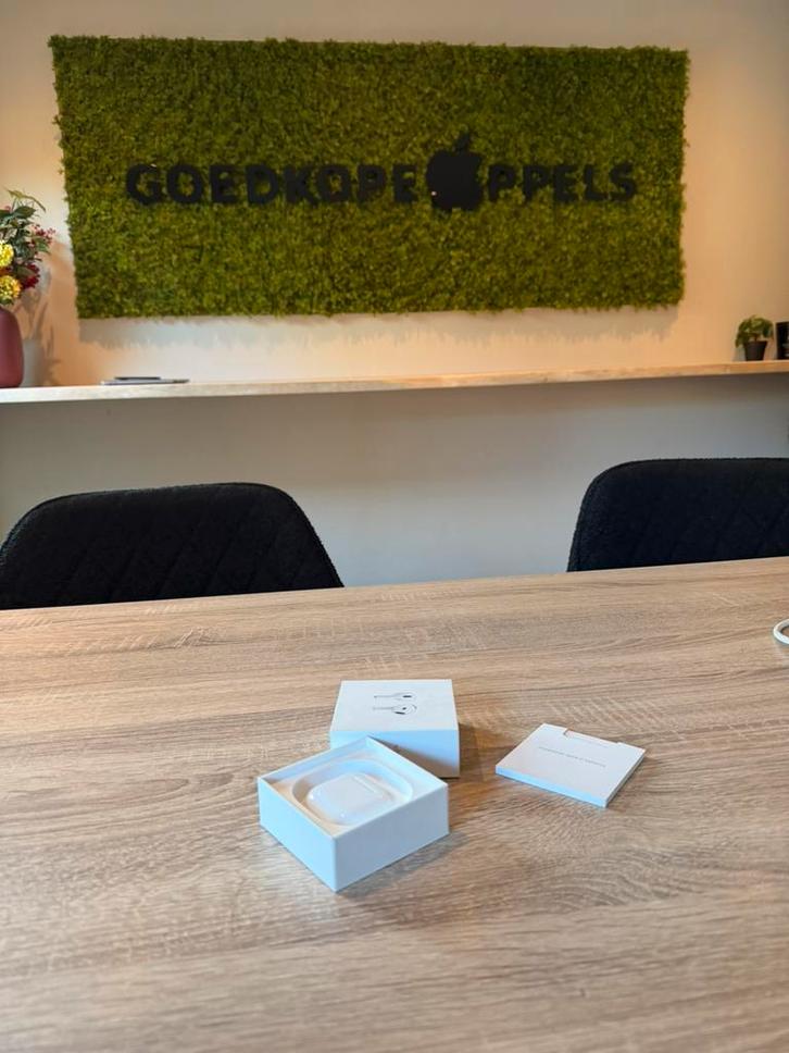 AirPods 4 | als nieuw, Telecommunicatie, Mobiele telefoons | Oordopjes, Zo goed als nieuw, Ophalen